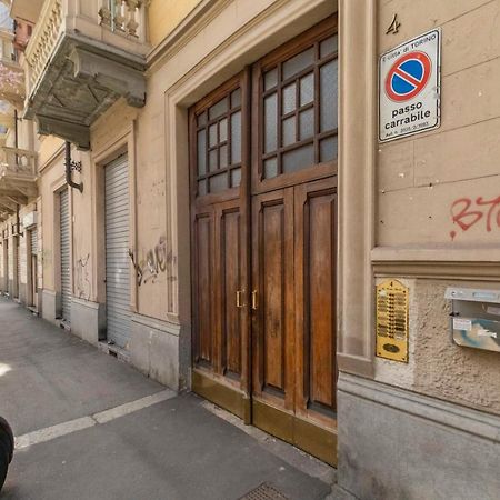 Turin, Un Minuto Dalla Metro Esterno foto
