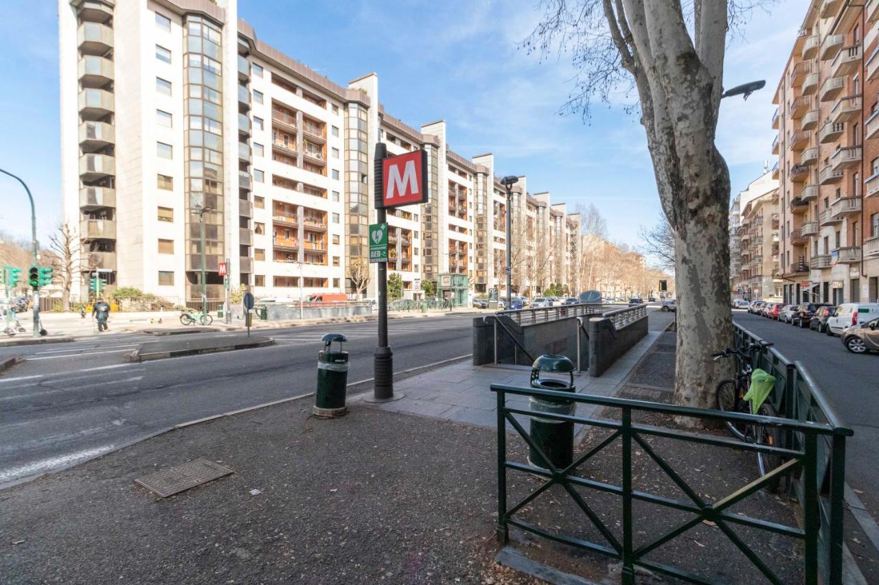 Turin, Un Minuto Dalla Metro Esterno foto