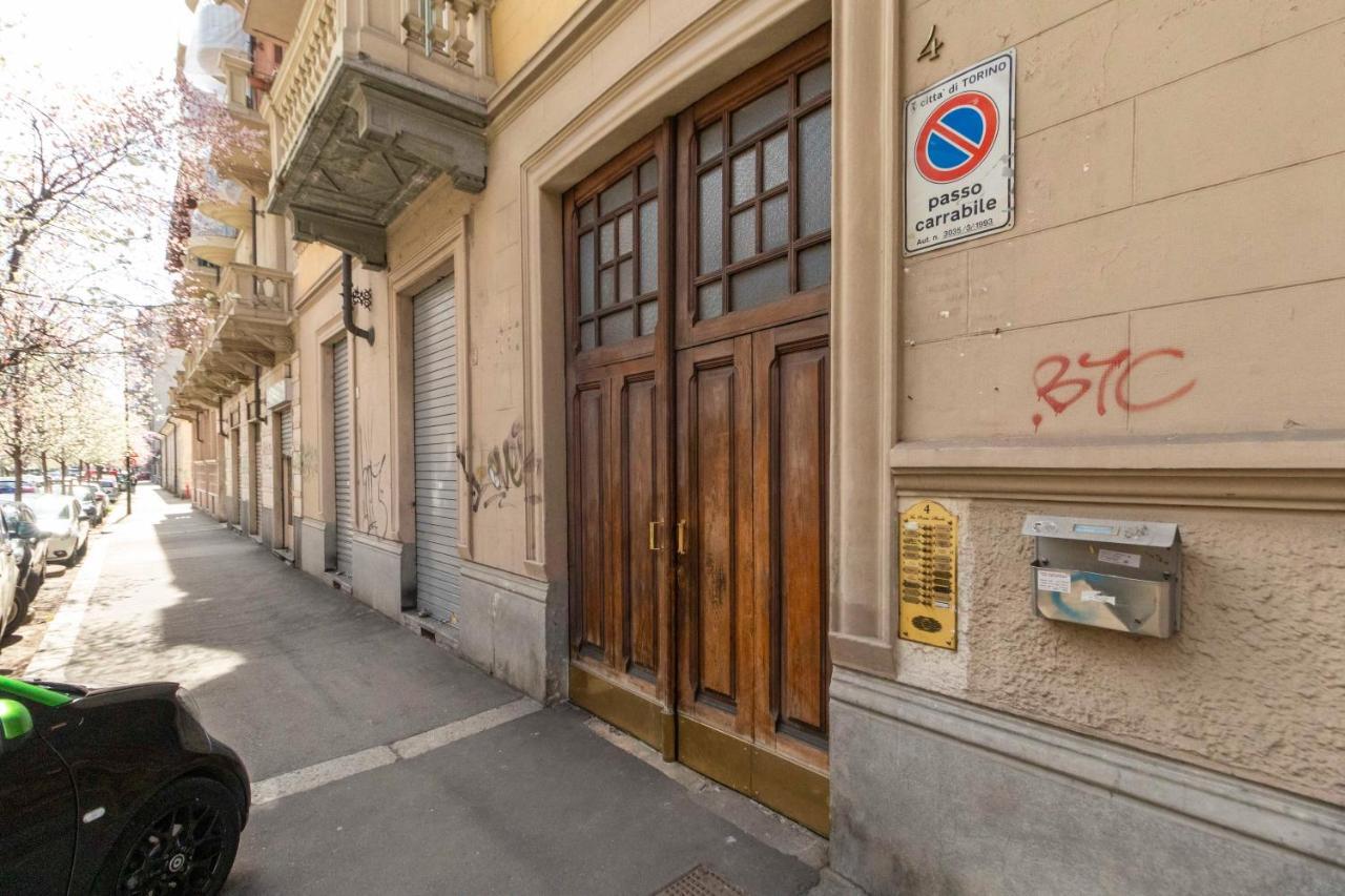 Turin, Un Minuto Dalla Metro Esterno foto